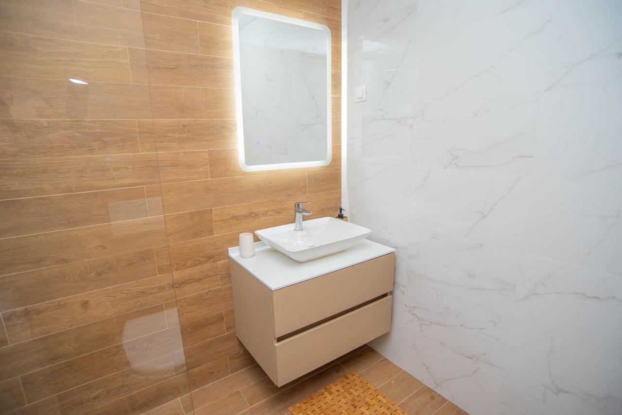 Stylish Two Bedroom Apartment At Ljubovic-Hill Park Подгорица Экстерьер фото