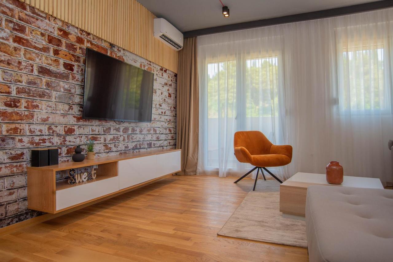 Stylish Two Bedroom Apartment At Ljubovic-Hill Park Подгорица Экстерьер фото